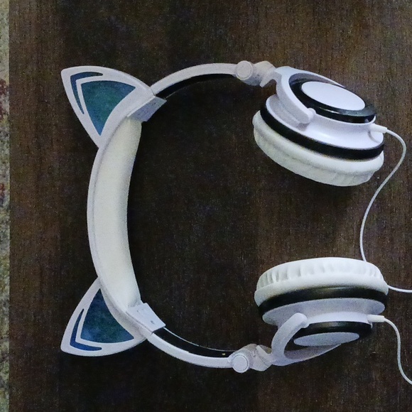 SPECIAL 2/$25 Cat Ear light up Headphones - Picture 1 of 5